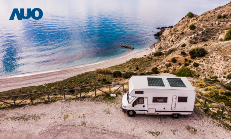 「可撓輕量化太陽光電板SunCurva」使用輕量特殊耐候型複合板取代傳統太陽能板的玻璃前板，不僅降低70%重量，每米平方僅3Kg；具有抗衝擊性能及通過電磁相容性測試，可應用於交通運輸工具，如露營車、遊艇等